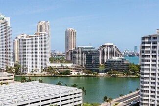 Building Photo - 950 Brickell Bay Dr