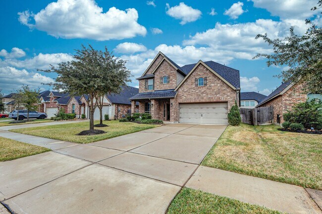 Building Photo - 2131 Blossomcrown Dr