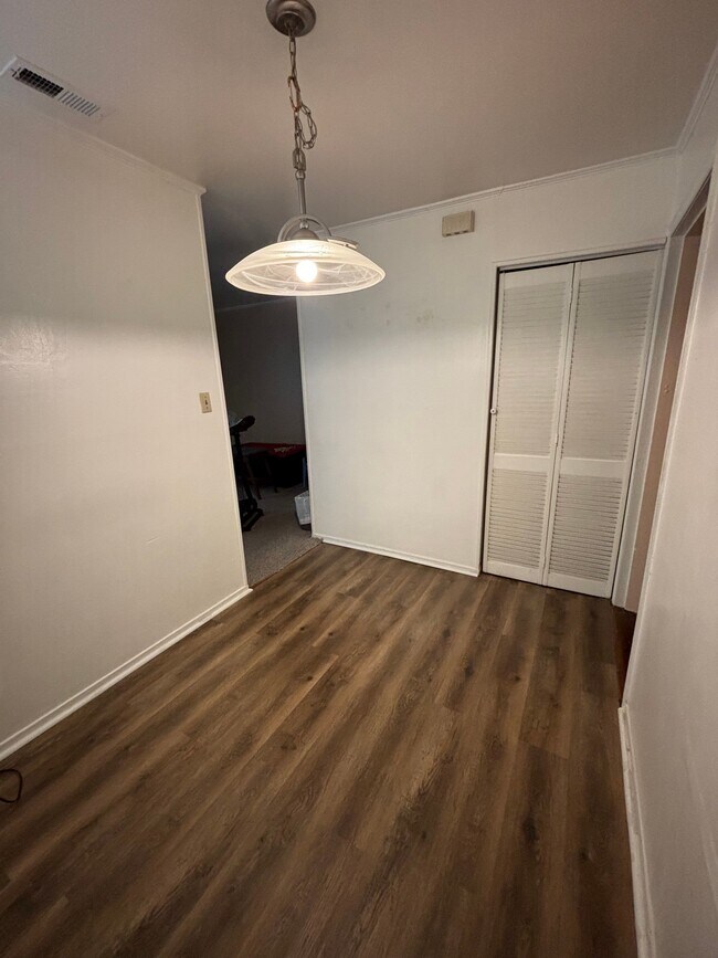 Foto del edificio - 7407 Orcutt Ave