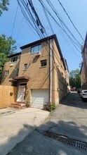 Building Photo - 6201 Spencer Terrace