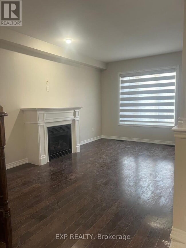 Building Photo - 10 Dufay Rd