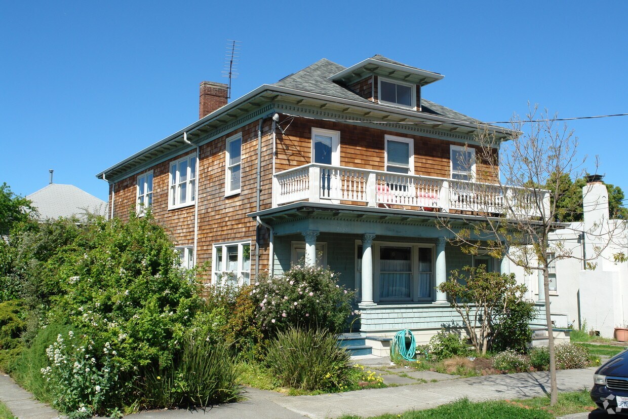 Building Photo - 2838 Fulton St