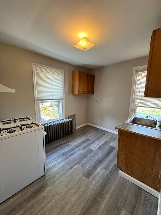 Photo - 2106 W 4th St Apartment