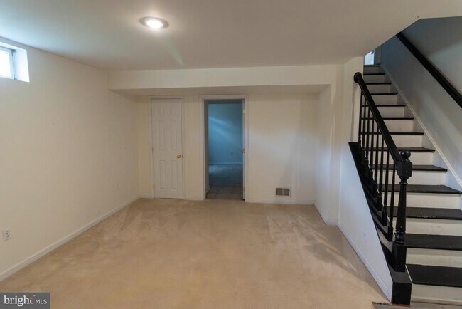 Foto del edificio - 4 Fieldstone Ct