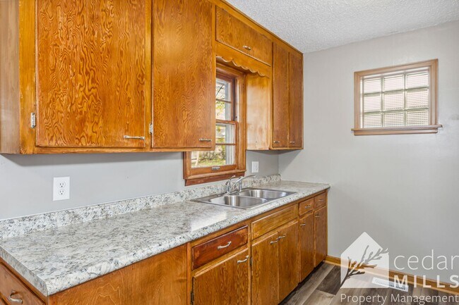 Building Photo - 3 bedroom brick Home in East Wichita