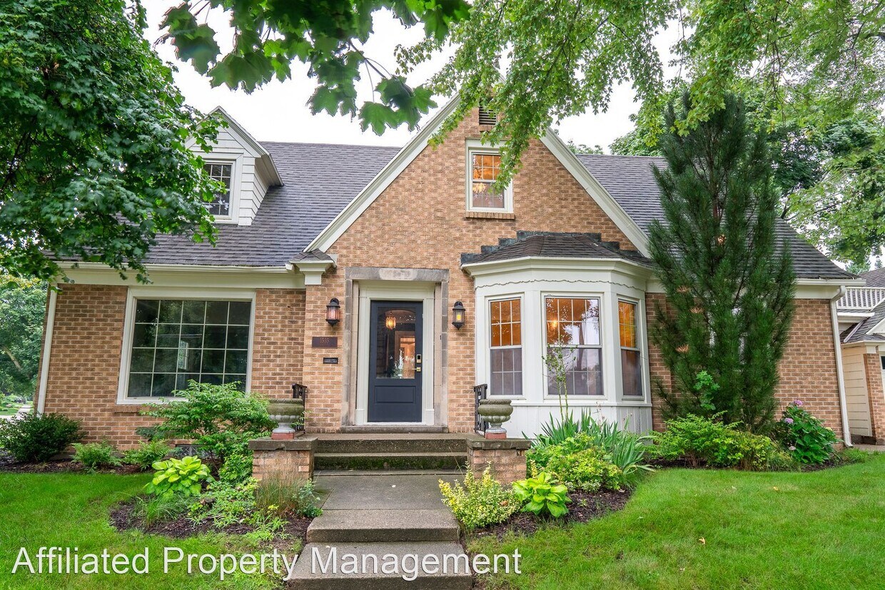 1535 Alexander St SE, Grand Rapids, MI 49506 House Rental in Grand