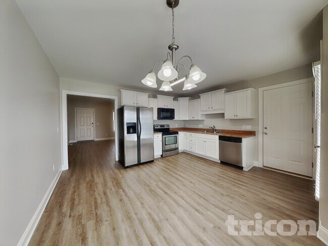 Foto del edificio - 224 Melanie Ln