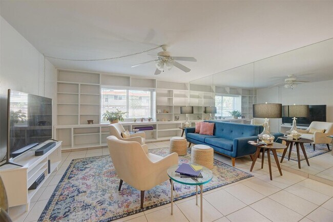 Photo - 1950 N Andrews Ave Apartment