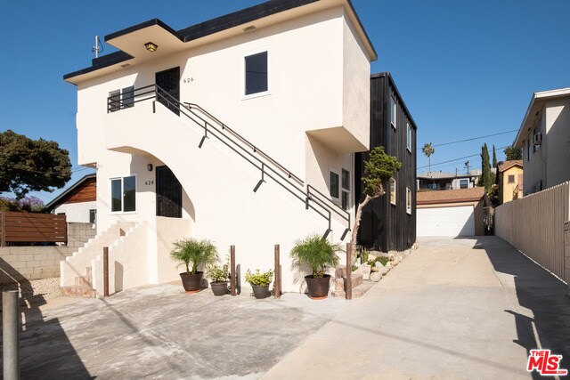 Foto del edificio - 626 Silver Lake Blvd