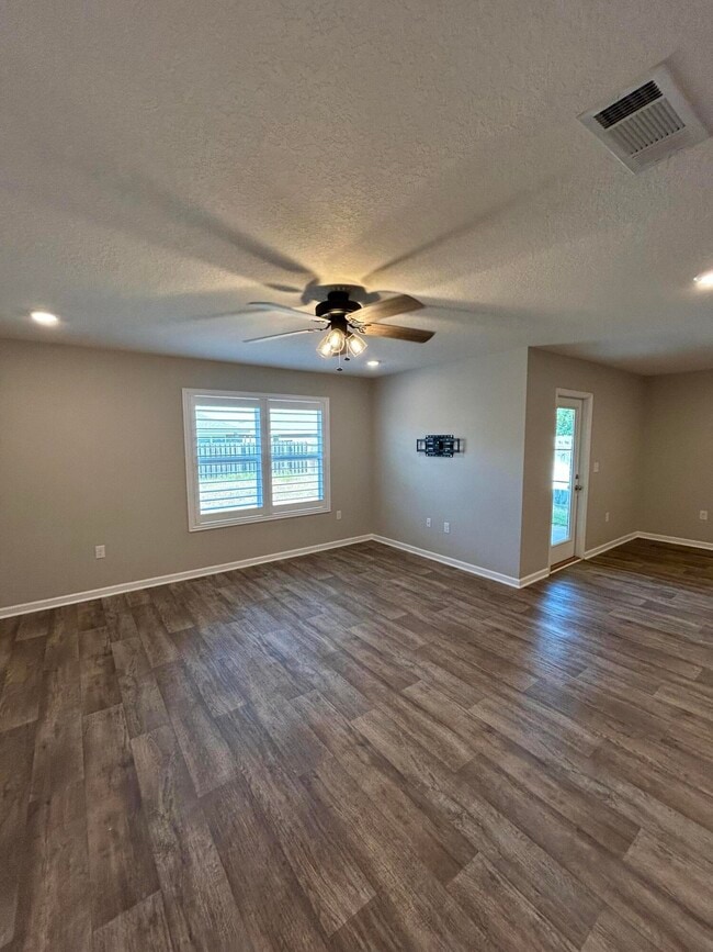 Building Photo - 1048 Limpkin St
