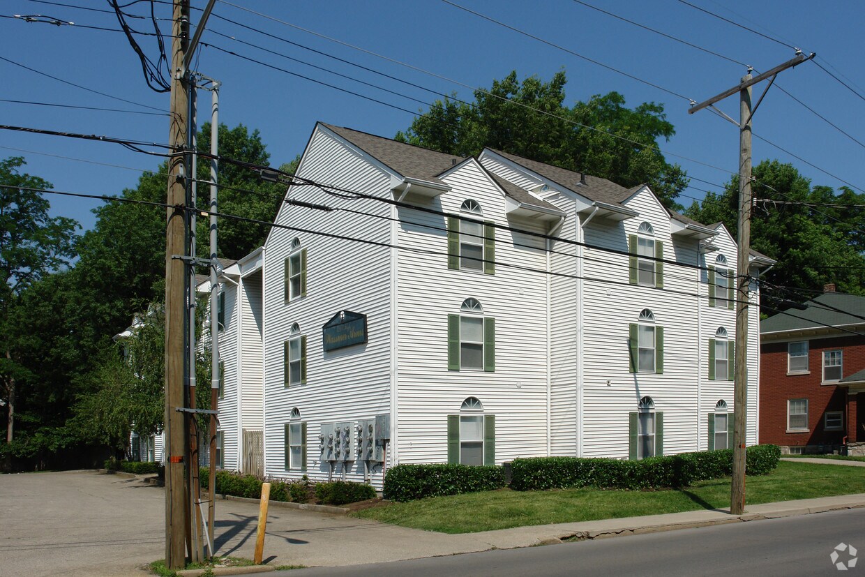 Building Photo - 426 E High St