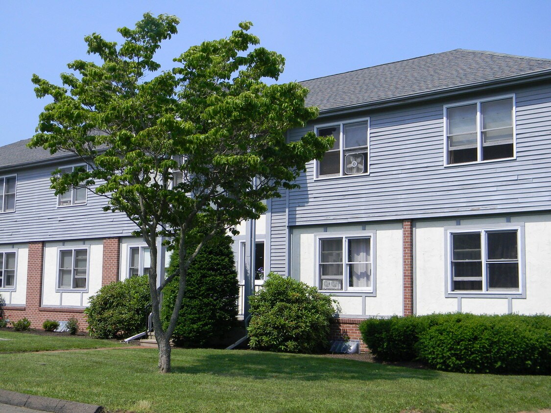 1739 Foxon Rd, North Branford, CT 06471 Apartments in North Branford