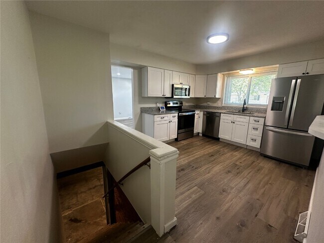 Foto del edificio - 6705 Lightwood Dr