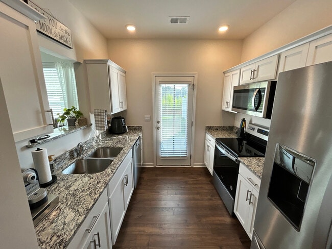 Building Photo - 125 Sunriff CT