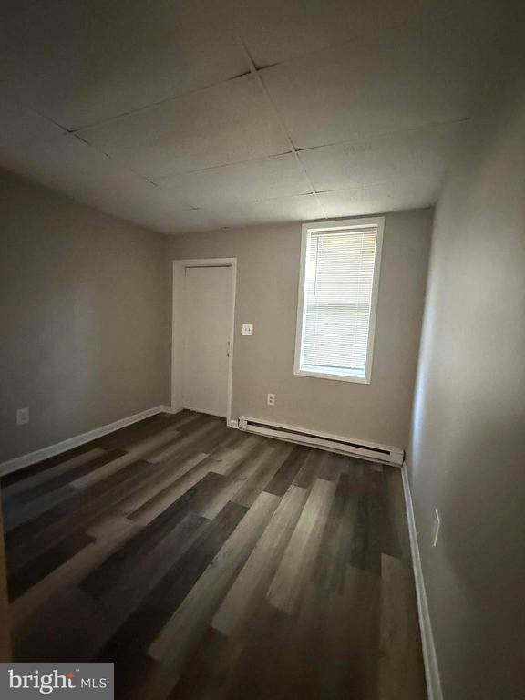 Foto del edificio - 106 N Market St