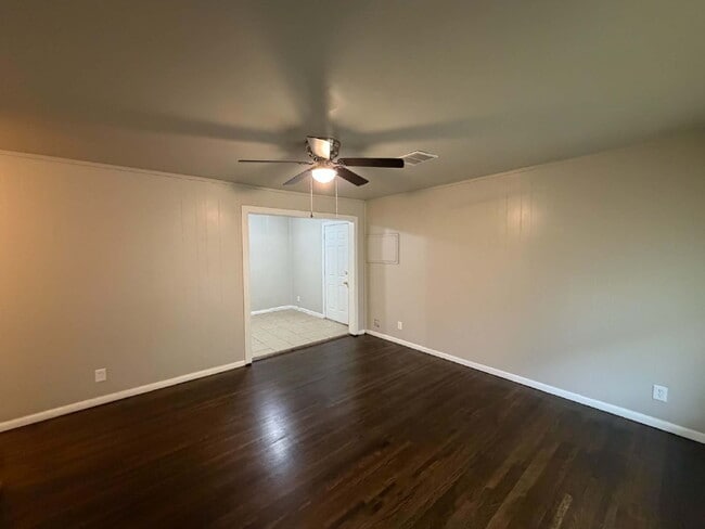 Building Photo - 3-Bed Home with Gleaming Hardwood Floors in Tulsa
