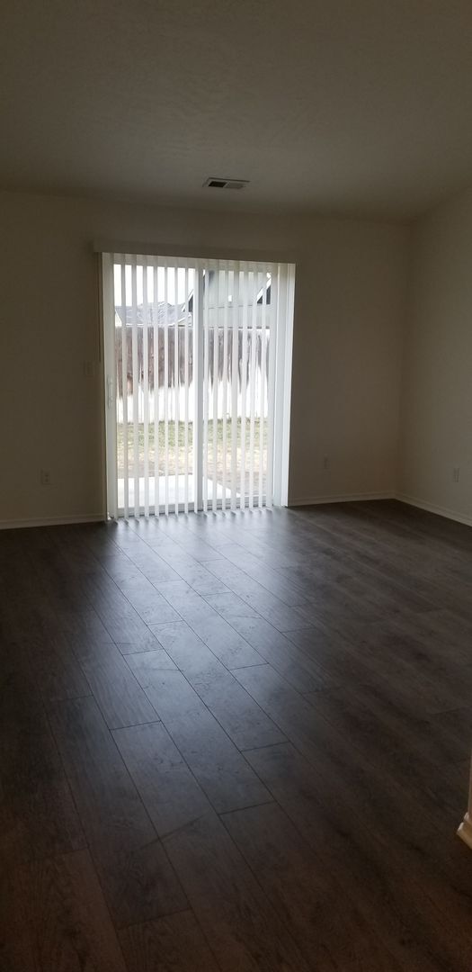 Building Photo - 3 Bed 2 Bath one story home located in Cro...