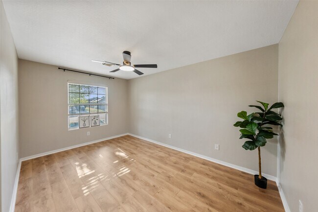 Foto del edificio - 7826 Chervil Ln