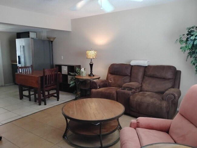 Foto del edificio - 1390 Drury Ln
