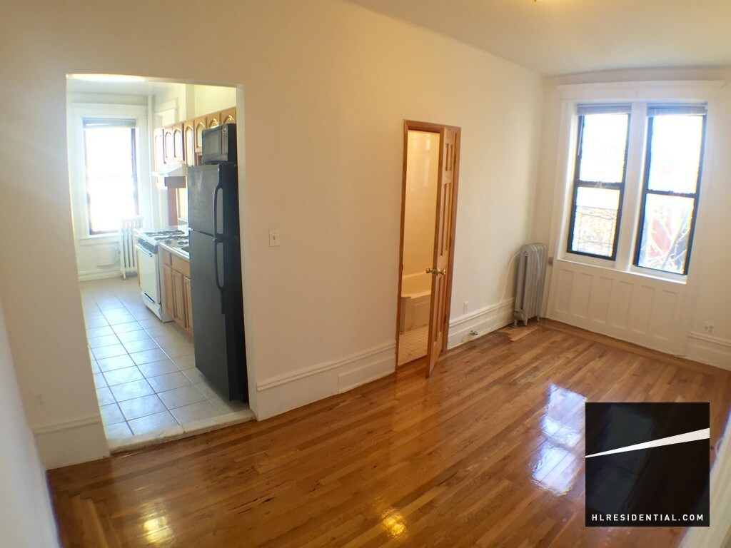 Primary Photo - 3112 42nd St