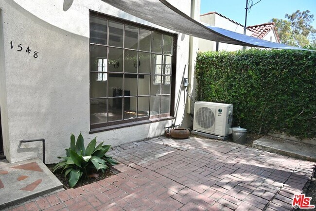 Foto del edificio - 1546 Westerly Terrace