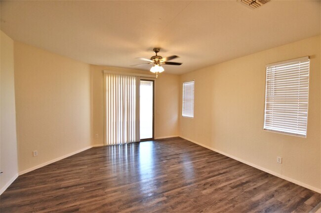 Building Photo - 7330 W Sophie Ln
