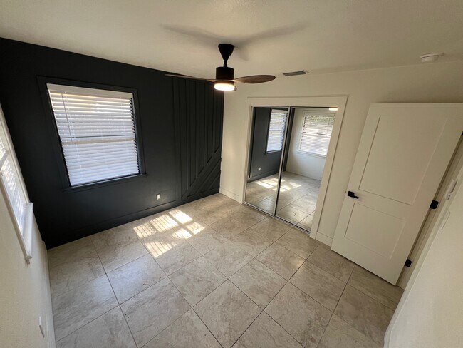 Building Photo - 2876 Poplar St