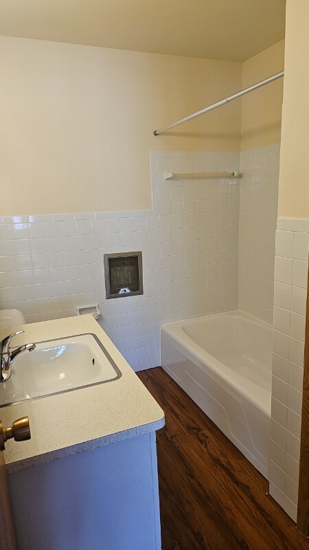 Foto del edificio - 12106 W Bluemound Rd