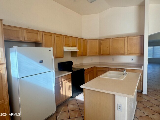 Foto del edificio - 1417 E 12th Pl