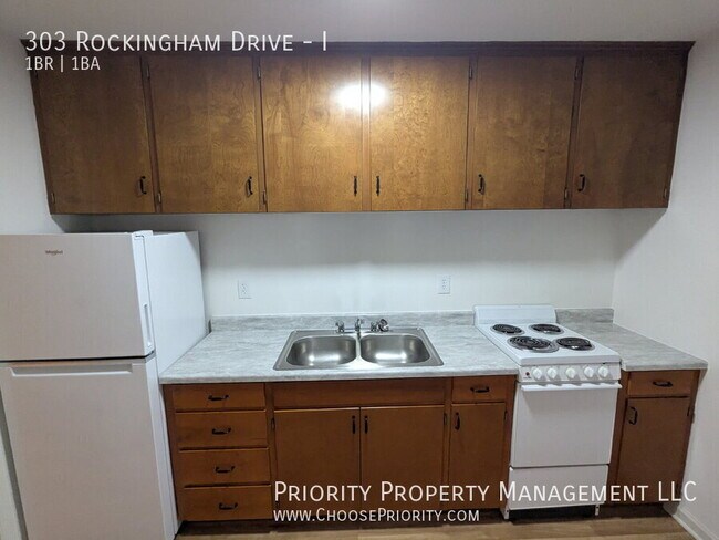 Building Photo - 303 Rockingham Dr