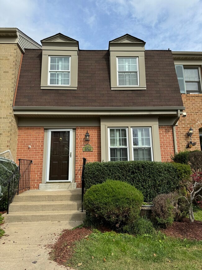 Front - 5503 Swift Current Ct