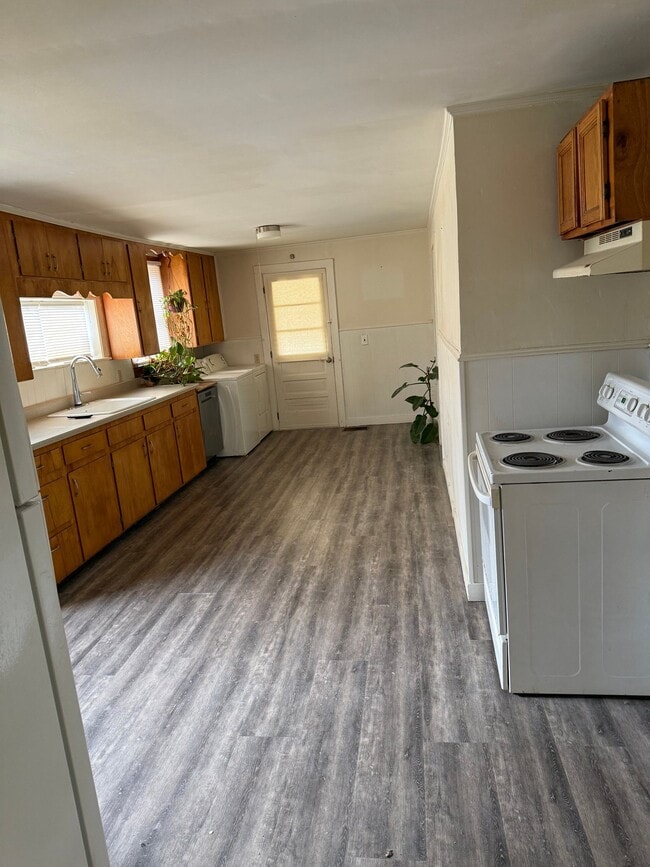 Building Photo - 185 Waterville Rd