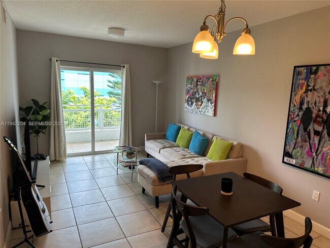 Foto del edificio - 471 NE 25th St