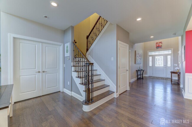 Foto del edificio - 6 Michelangelo Dr