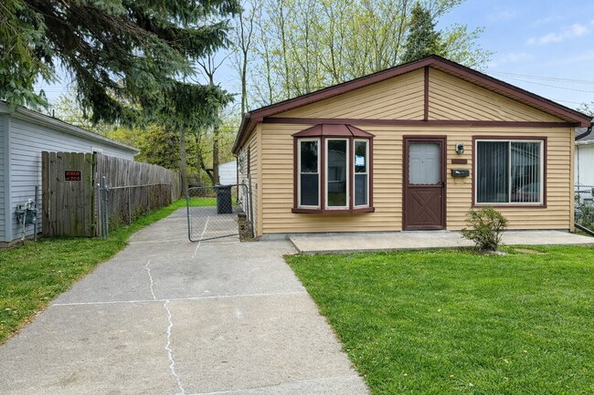 Building Photo - 20812 Woodward St