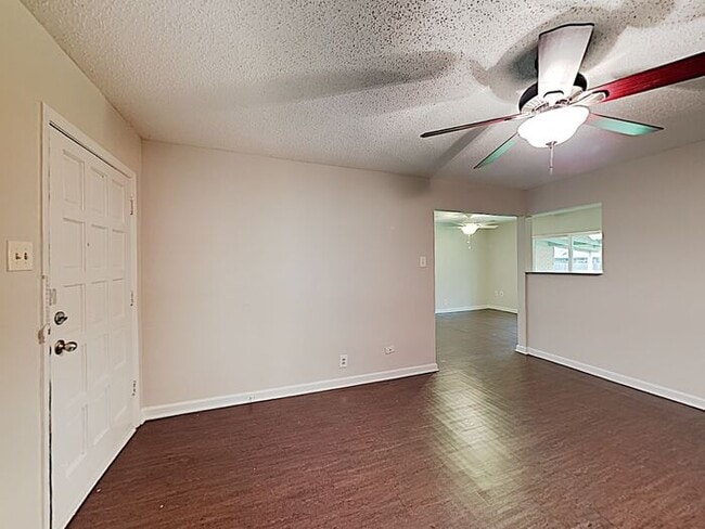Building Photo - No App Fee. 1 Month Free*