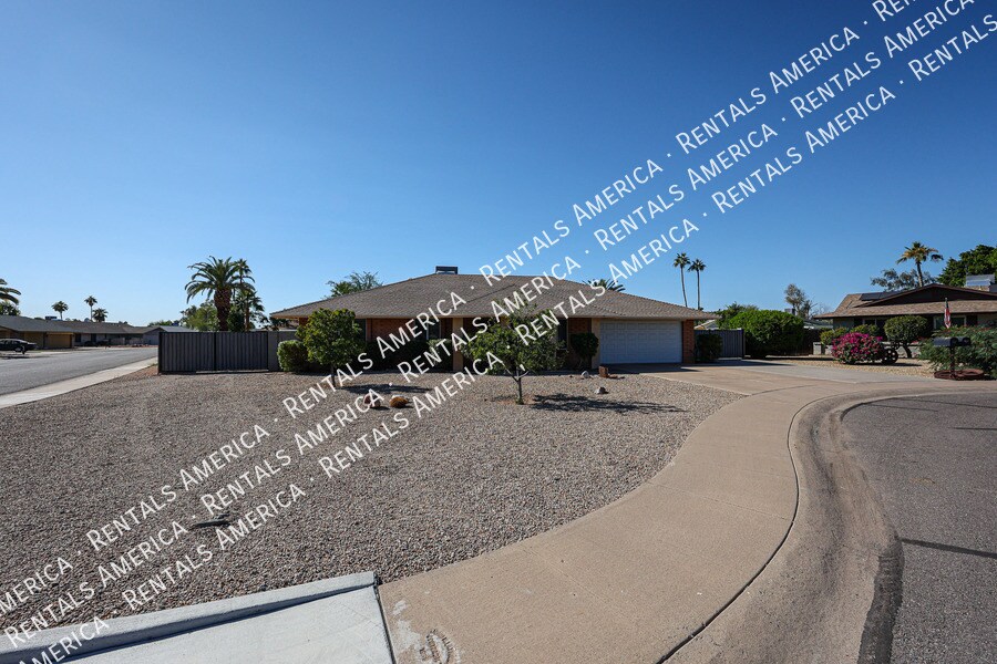 Foto principal - 710 W Alamo Dr