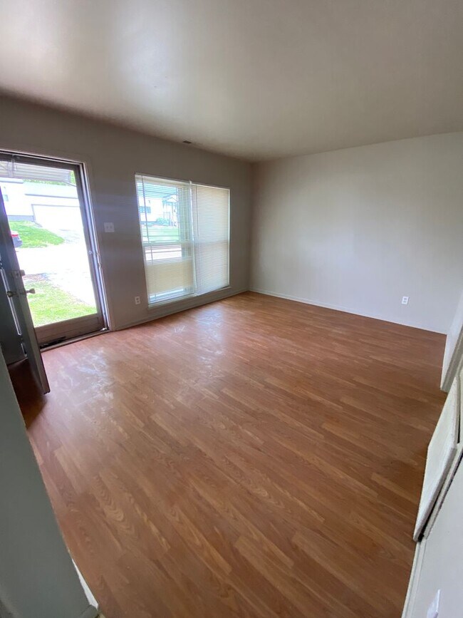 Foto del edificio - 6149-6151 Garfield Ave