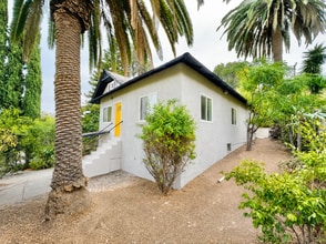 Building Photo - 6146 1/2 Mesa Ave