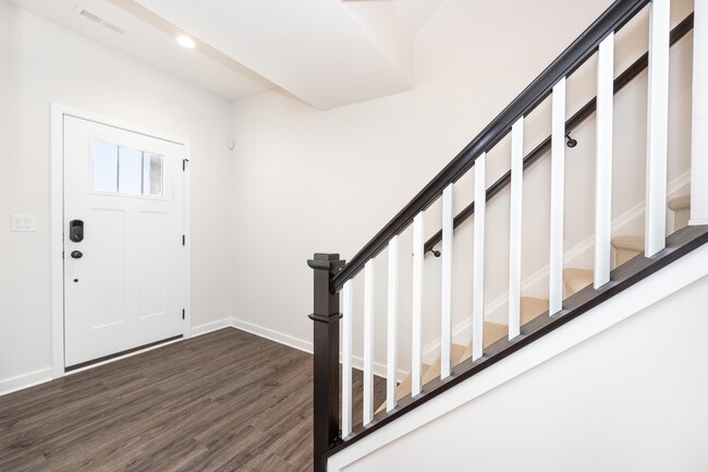 Building Photo - 2728 S Spurway Dr