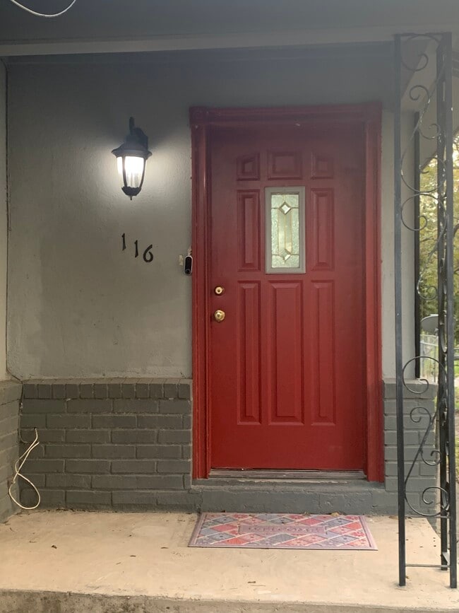 Foto del edificio - 116 W Strickland St