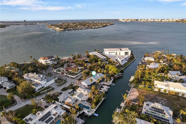 Foto del edificio - 31 Lands End Ln