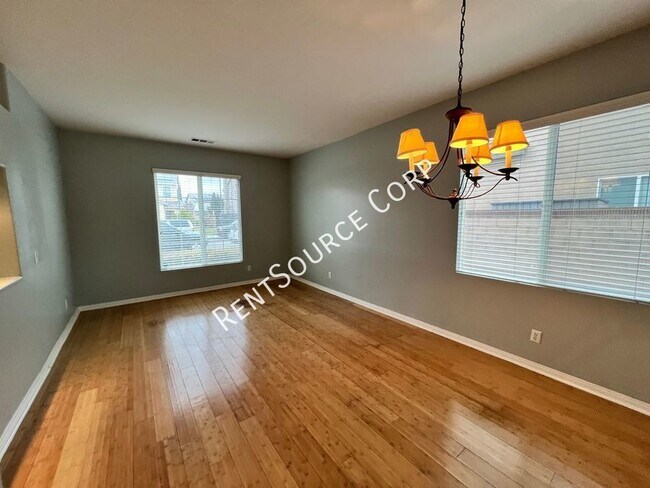 Foto del edificio - 4 Bedroom Two Story Home for Rent in West ...