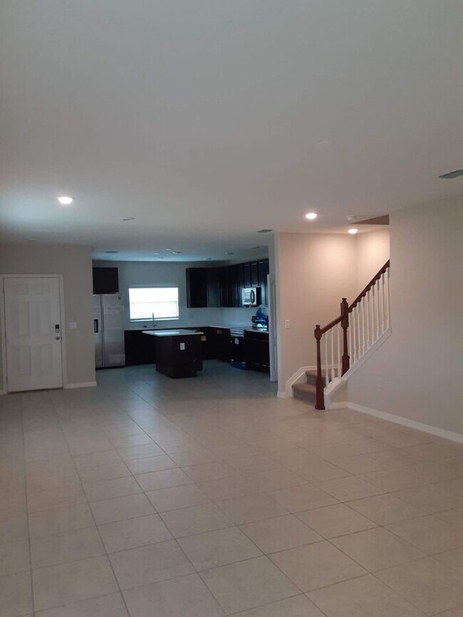 Building Photo - 3/2.5 Lovely brand new townhome in Fiesta ...
