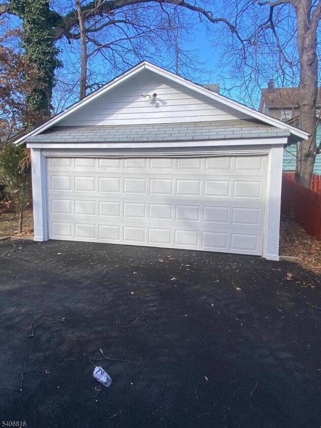 Foto del edificio - 57 Menzel Ave