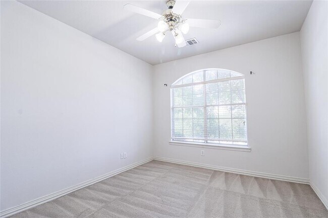 Building Photo - 3365 Moroney Dr