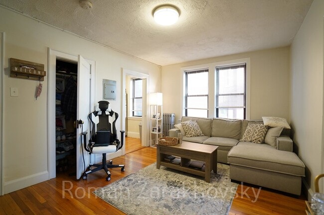 Building Photo - 431 Broadway