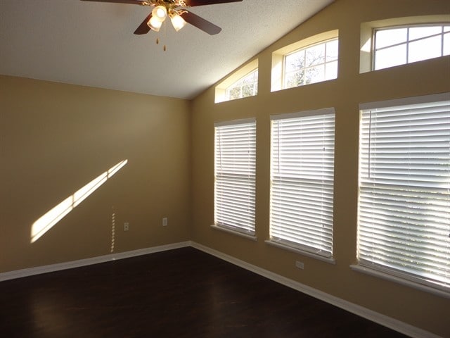 Foto del edificio - 96 Desiree Aurora St