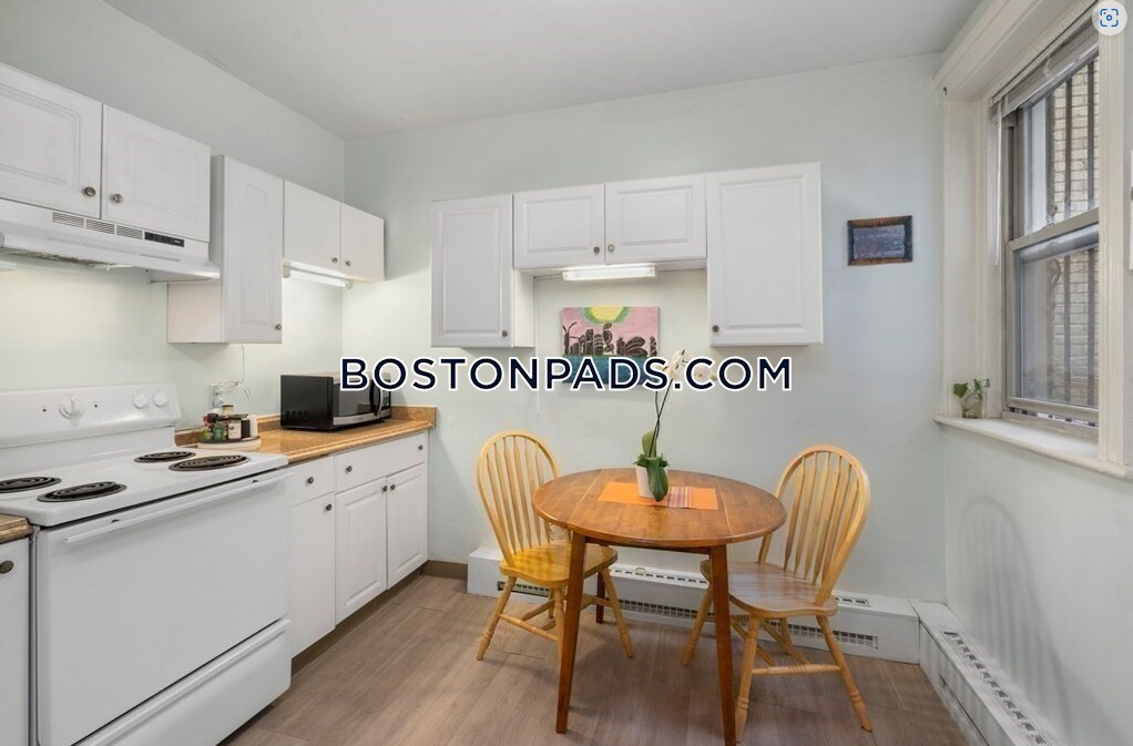8 Ransom Rd Unit 17, Boston, MA 02135 Room for Rent in Boston, MA