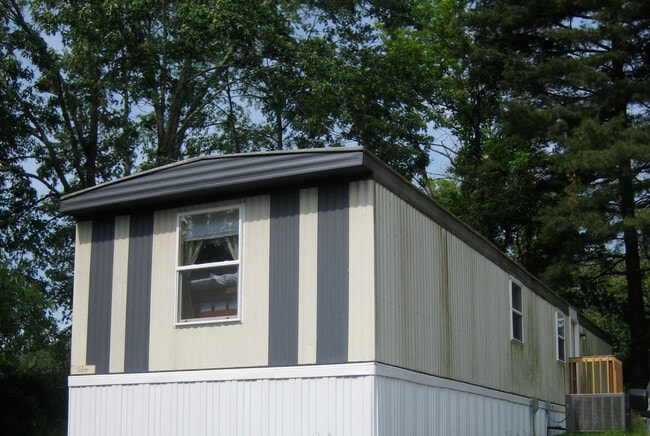 Building Photo - 7600 Heatherstone Dr